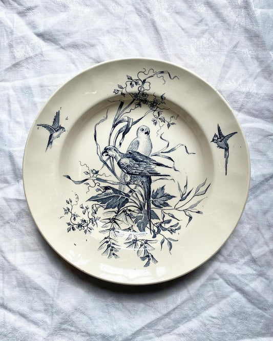 Assiette creuse en terre de fer Congo de Longchamp