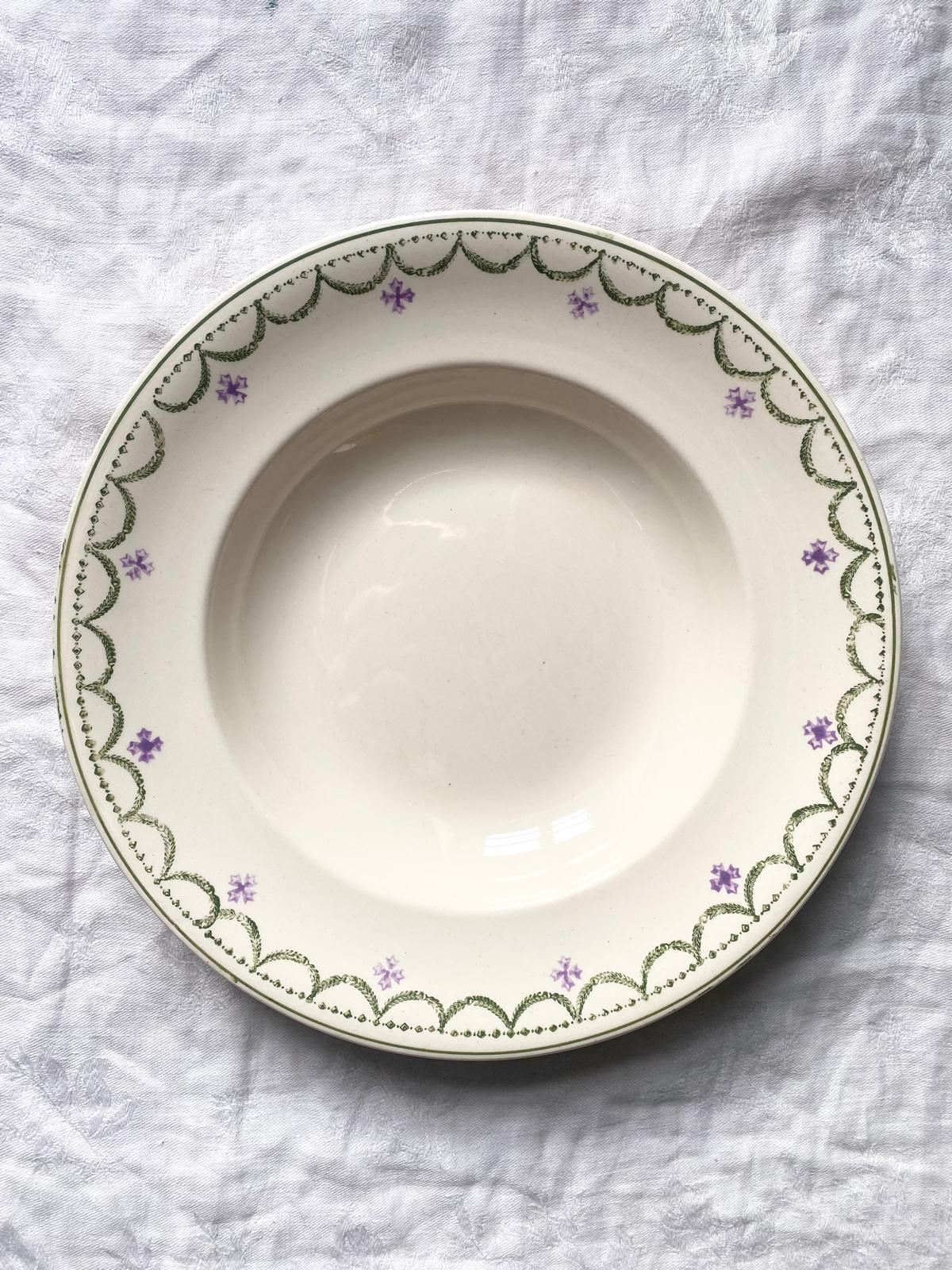 Assiette creuse terre de fer Violetta Longwy
