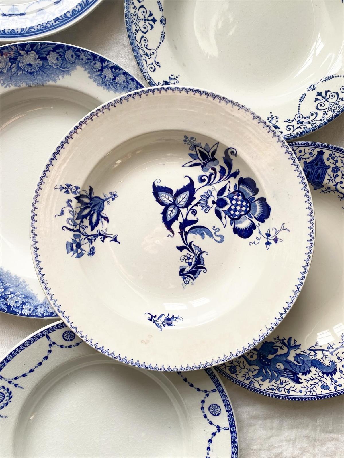 Assiette creuse en terre de fer bleue modèle Danois de Sarreguemines