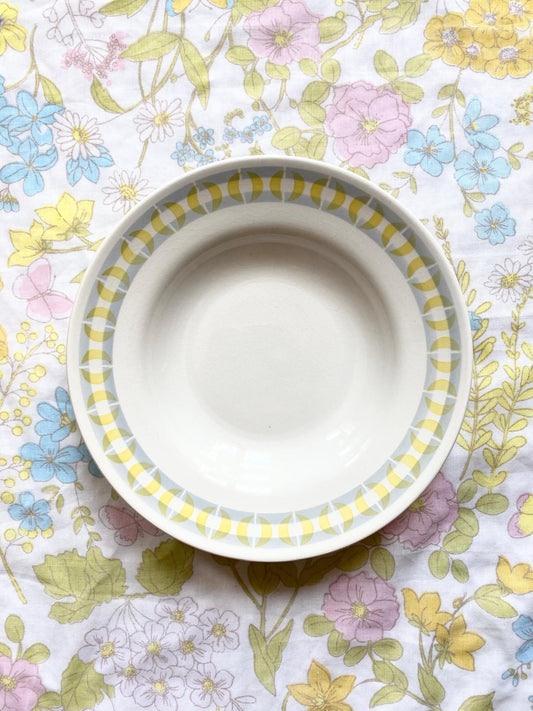 Assiette creuse jaune et grise Badonviller