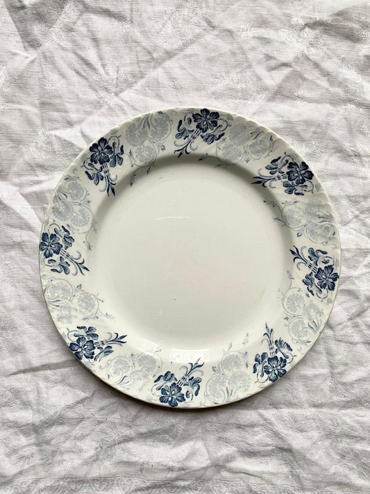 Assiette en terre de fer Parme de Lunéville