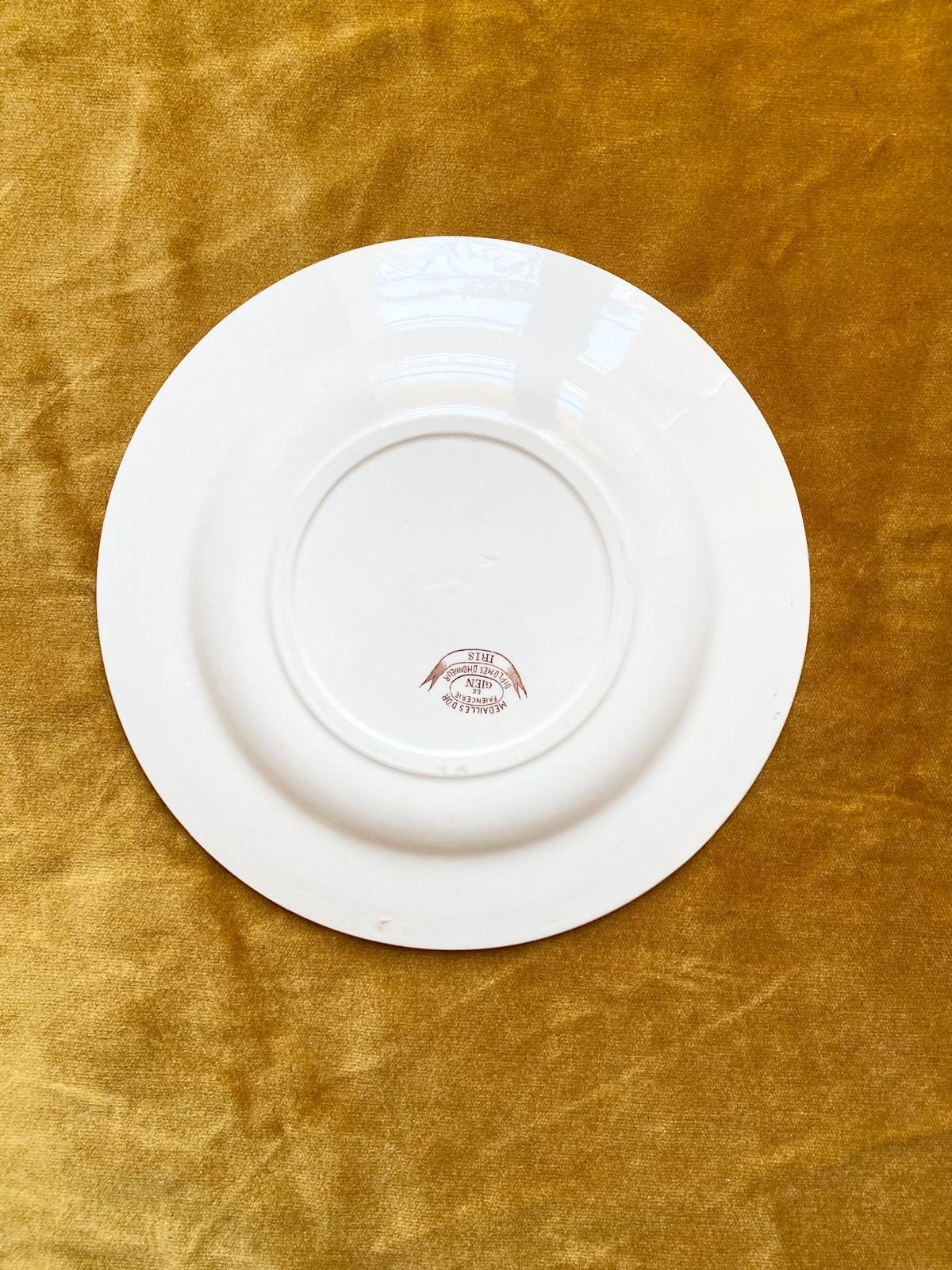 Assiette plate en terre de fer Iris de Gien
