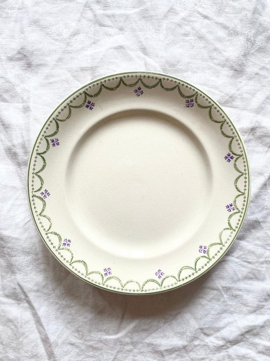 Assiette sur pied terre de fer Violetta de Longwy