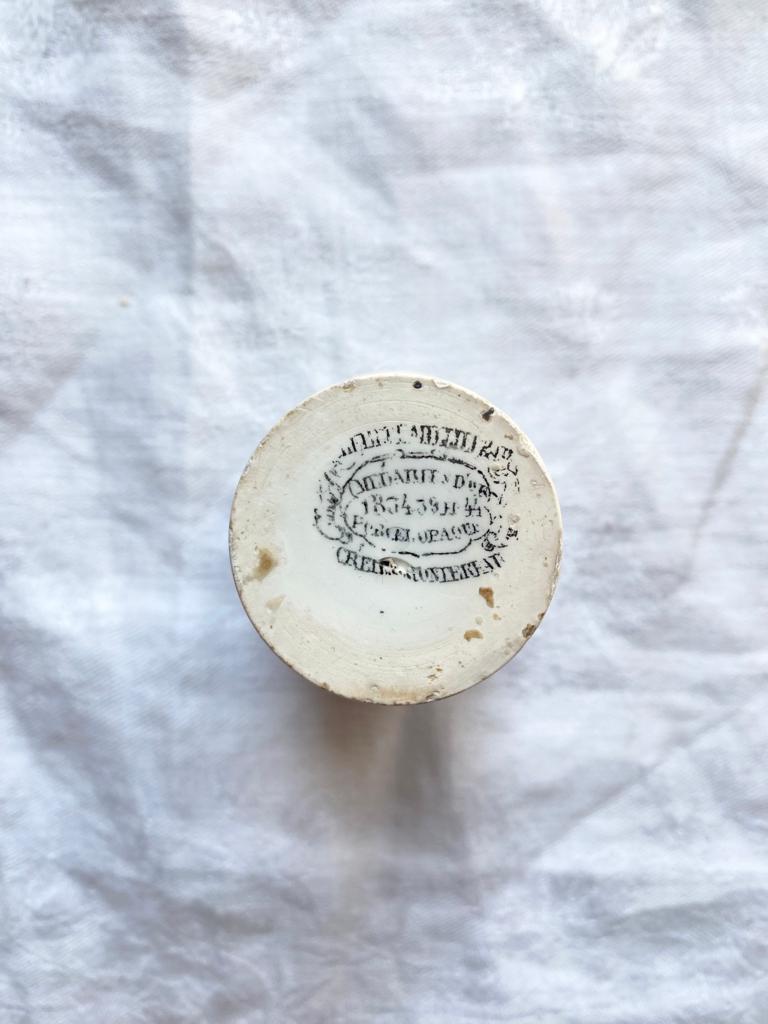 Coquetier blanc Creil et Montereau