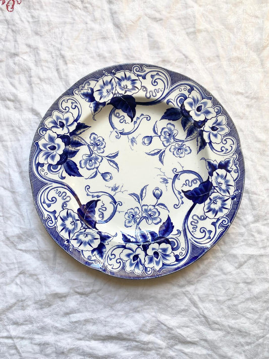 Grand plat en terre de fer bleue Flora de Longchamp