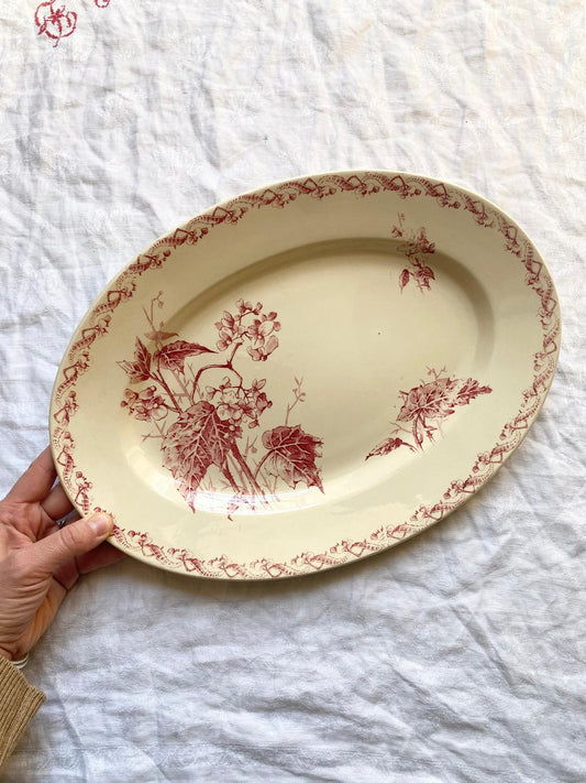 Plat en terre de fer rouge Bégonia de Gien