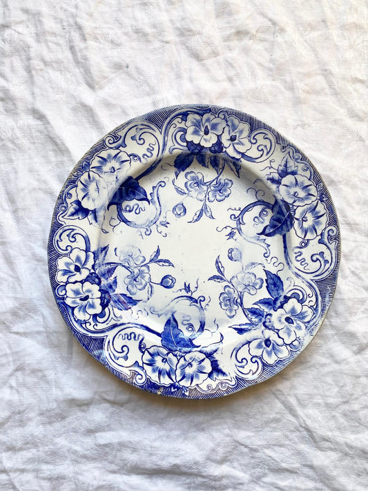 Plat en terre de fer bleue Flora de Longchamp