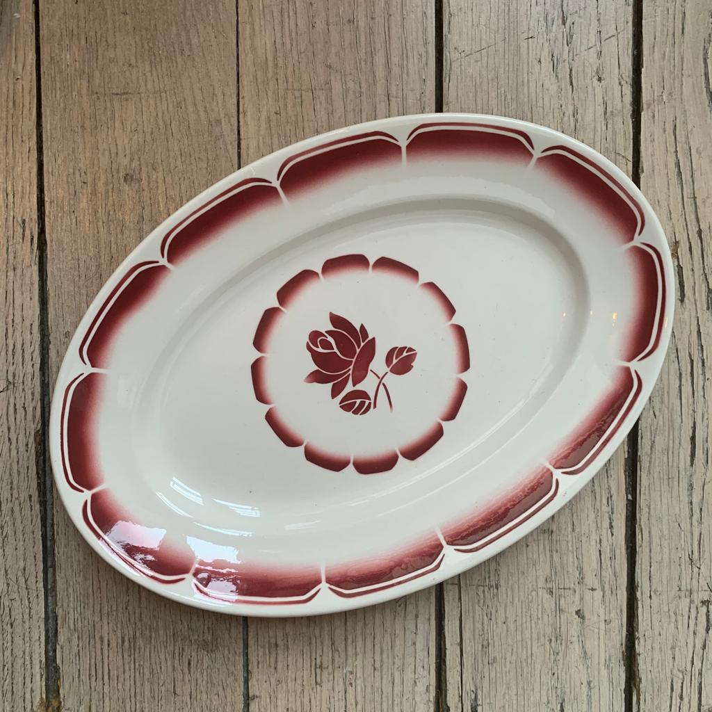 Plat rose rouge porcelaine opaque Badonviller