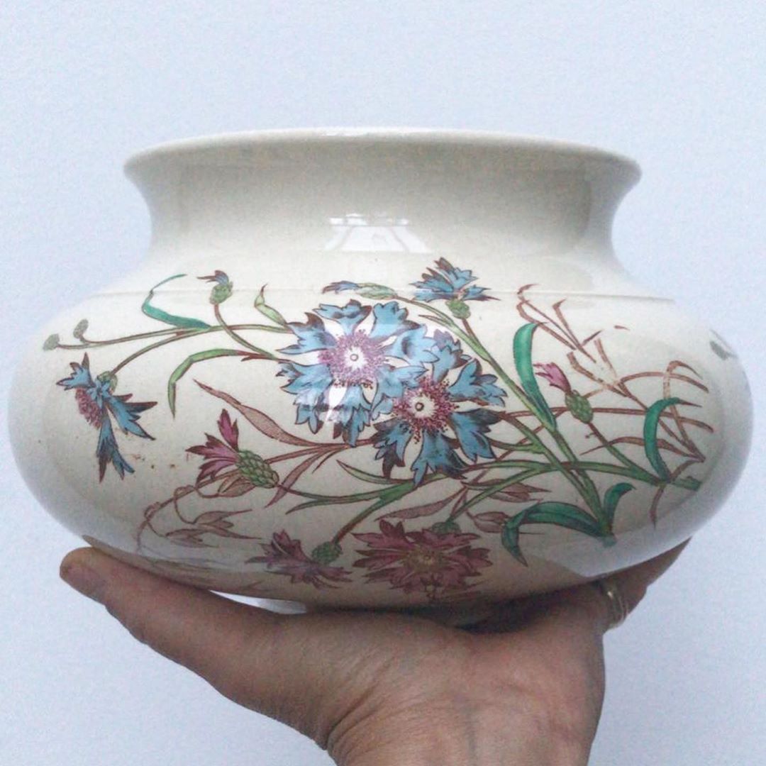 Vase en terre de fer modèle Bleuets en Lunéville