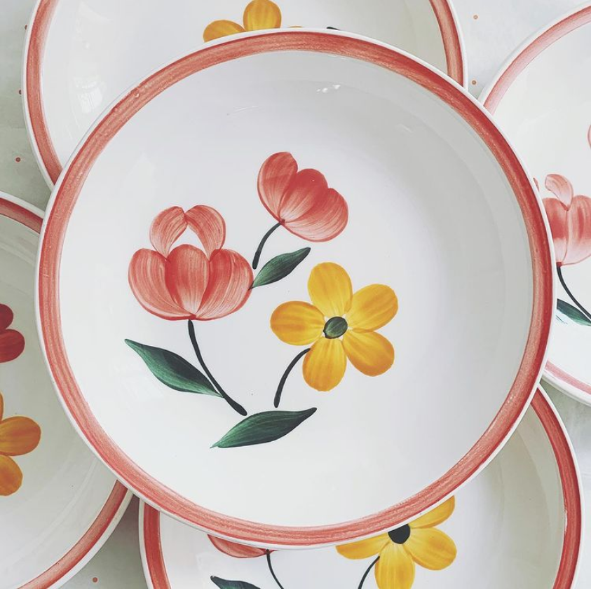 Assiette vintage calotte Gien peinte main fleurs jaunes et roses