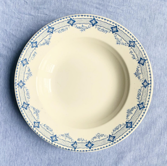 Assiette creuse terre de fer Lavoisier de Choisy le Roi