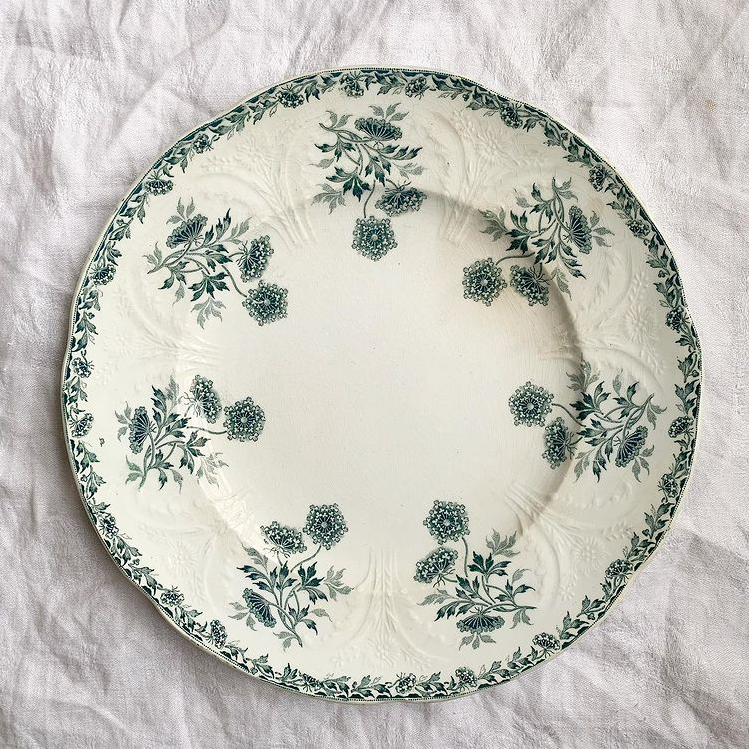 Lot de 6 Assiettes anciennes en porcelaine de Limoges - France Lot de 6 Assiettes anciennes en porcelaine de Limoges - France