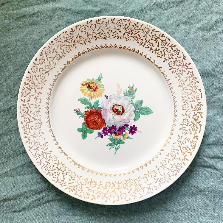 Assiette plate fleurie liseré doré