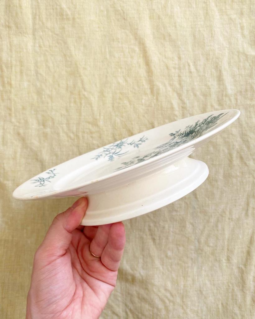 Assiette sur pied Mignon Longwy terre de fer