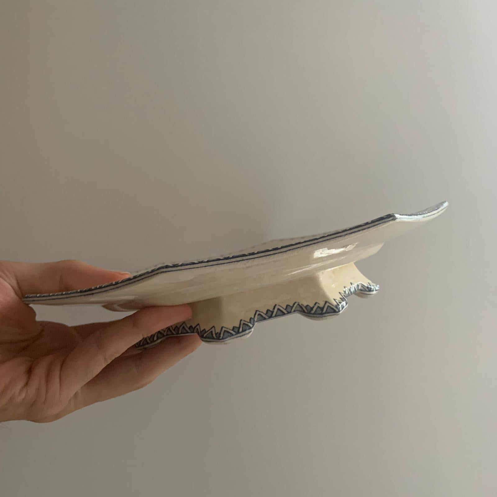 Assiette sur pied modèle Indiana terre de fer