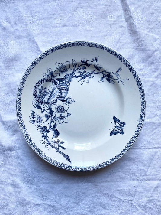 Assiette sur pied terre de fer Wallace