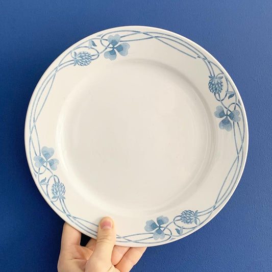 Assiette terre de fer Trèfle de Sarreguemines vintage