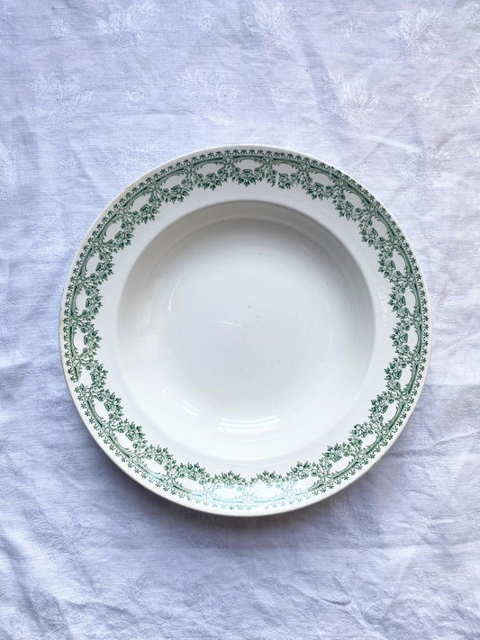 Assiette terre de fer creuse Carlotta Boch Frères