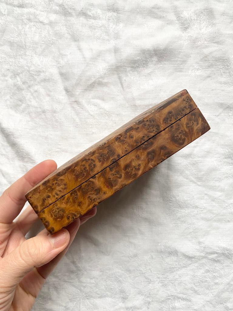 Boite en bois, loupe