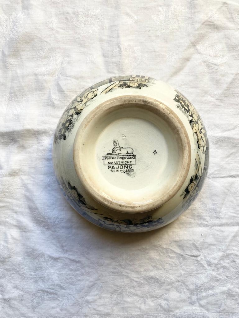 Bol vintage terre de fer Pajong Petrus Regout & Co