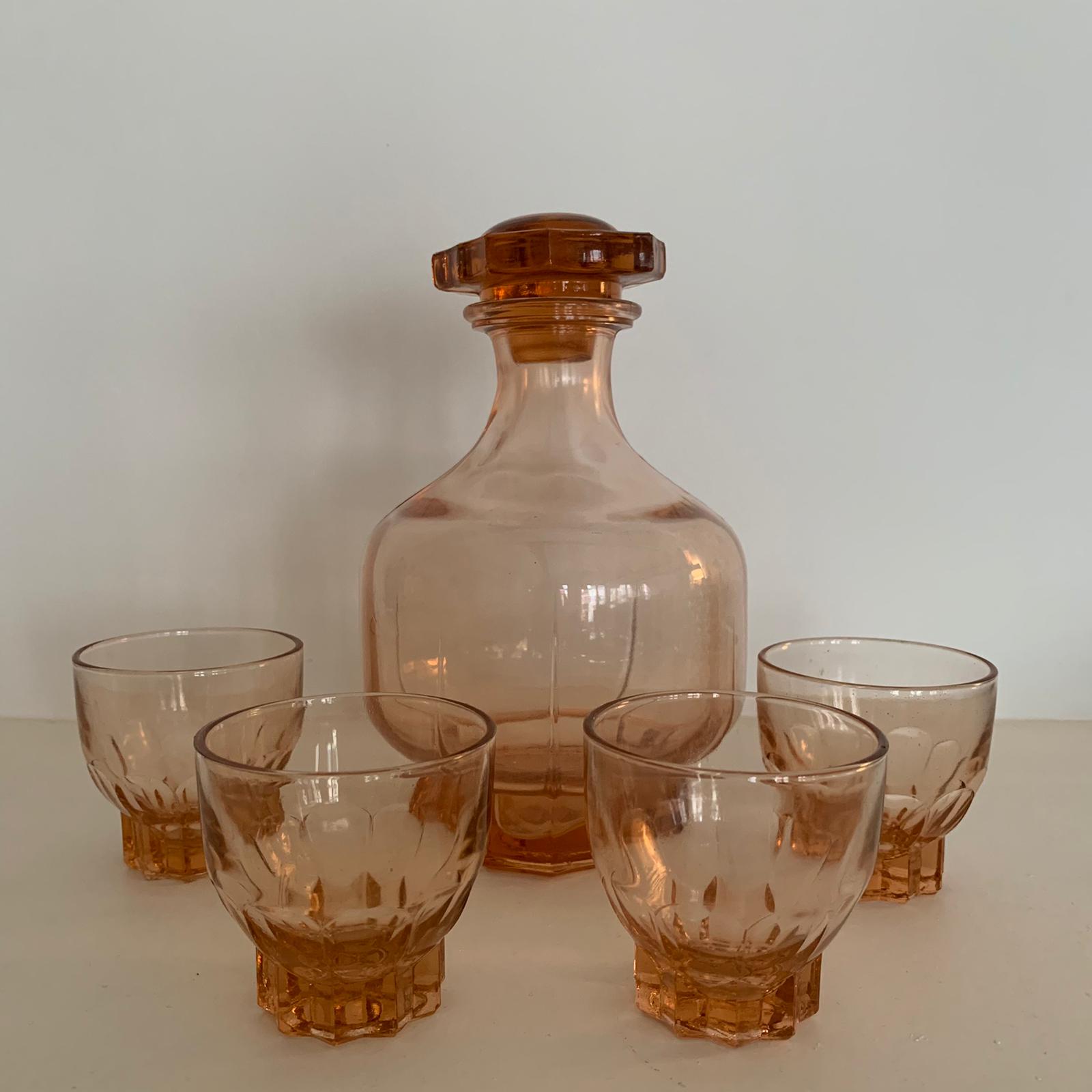 Carafe et verres à liqueur art déco rose
