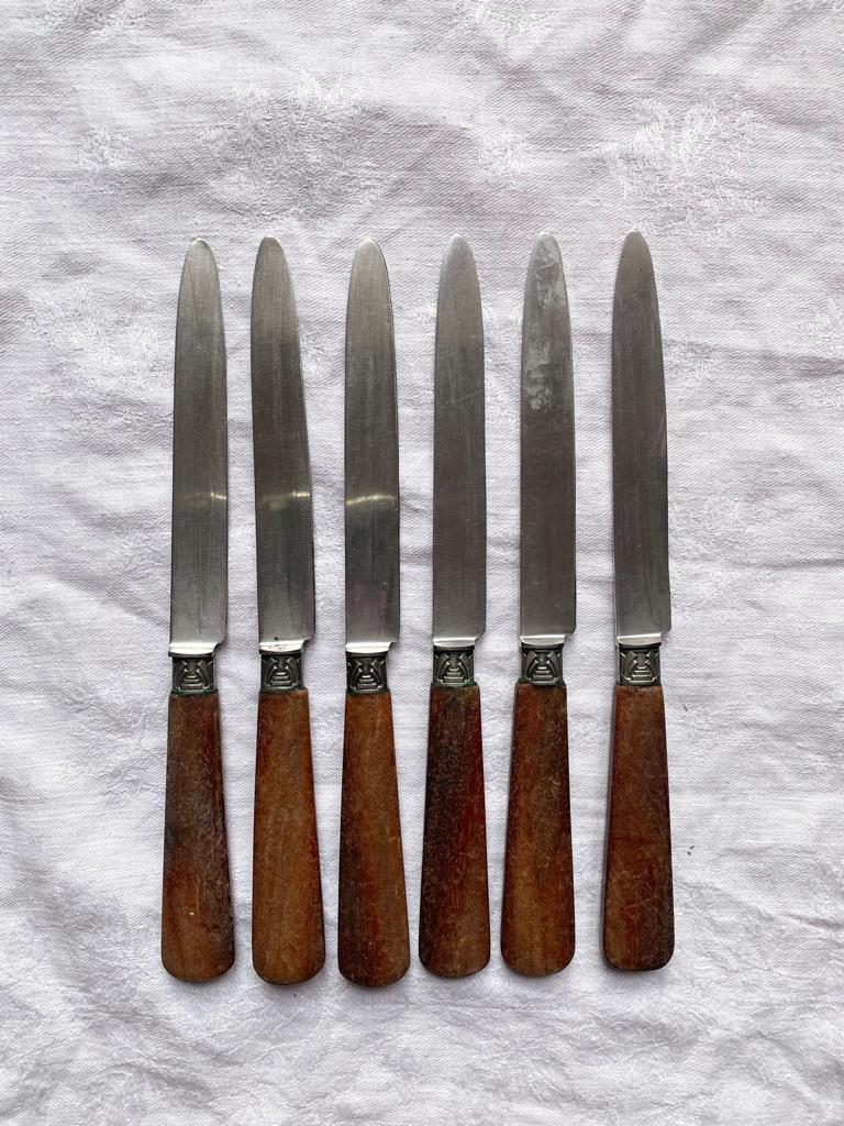 Couteaux à fromage manche en bois clair