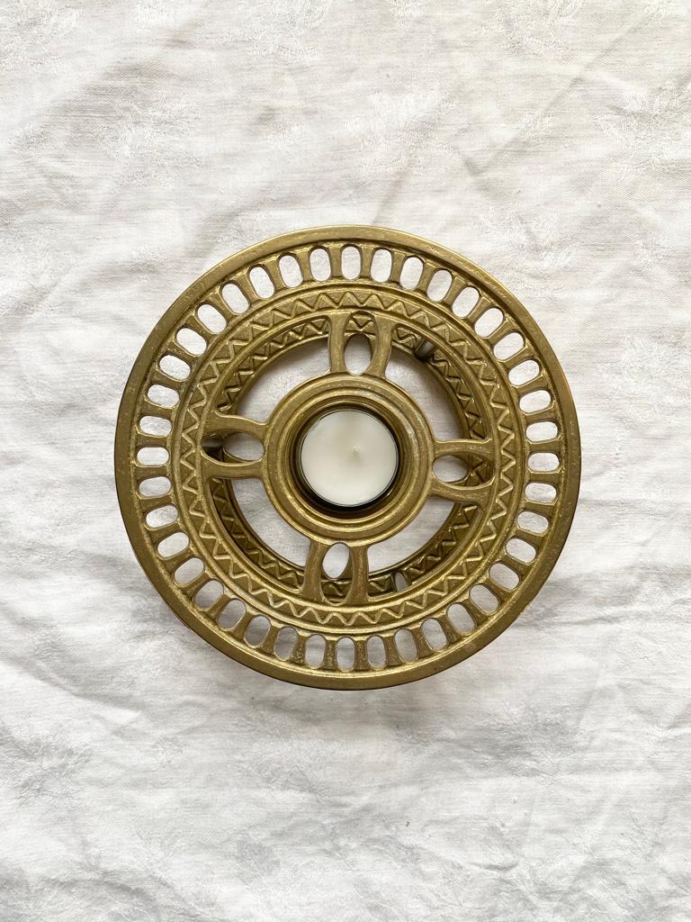 Rare bougeoir/bougie de table en teck et laiton du milieu du siècle Rare bougeoir/bougie de table en teck et laiton du milieu du siècle