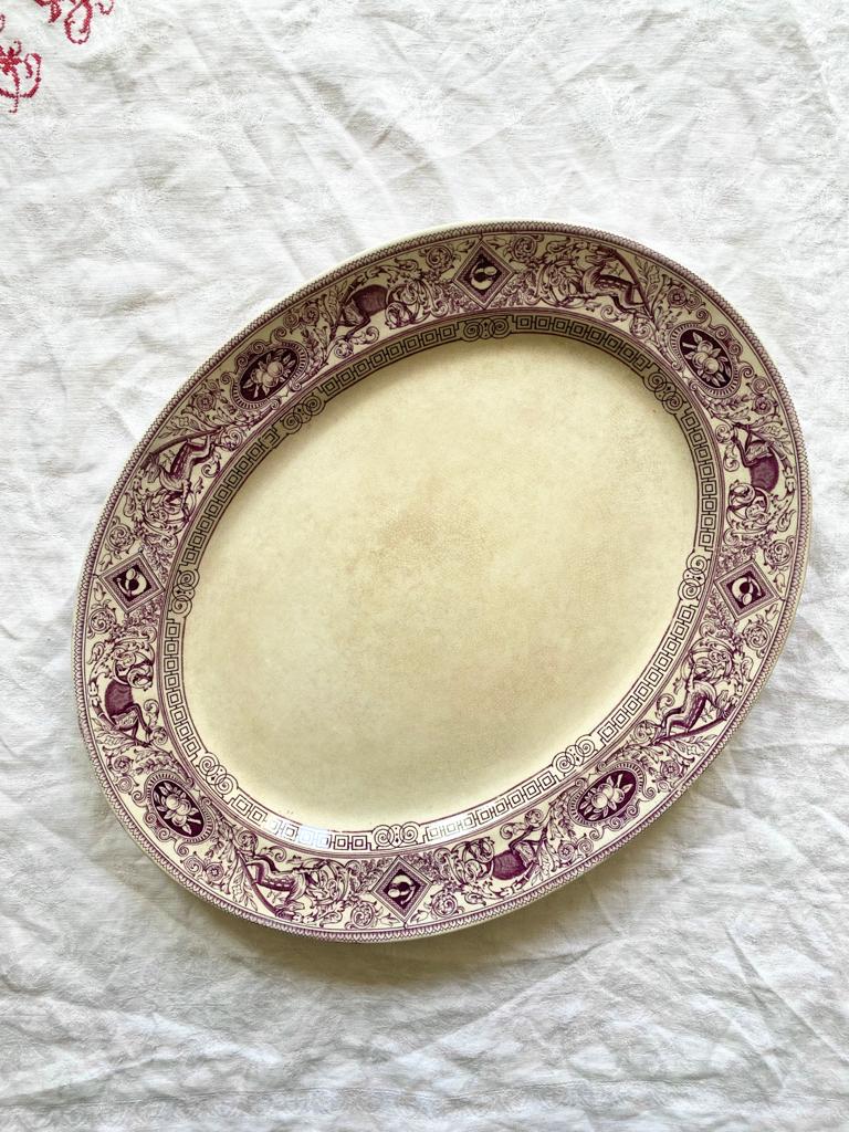 Grand plat en terre de fer Biches et Sangliers