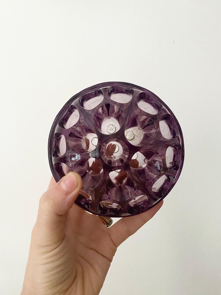 Pique fleurs violet