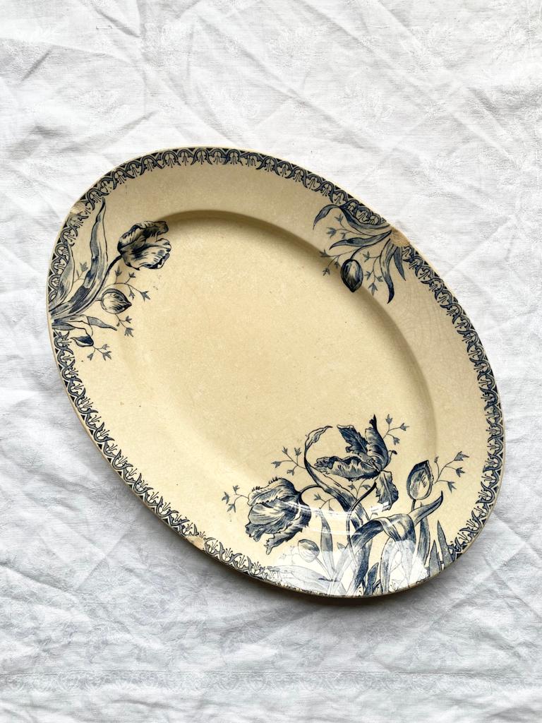 Plat en terre de fer Tulipes de Gien