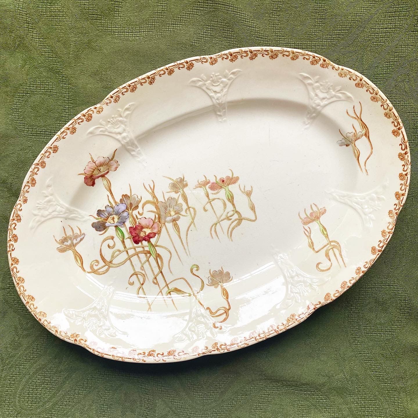 Plat terre de fer polychrome Nielles Longwy