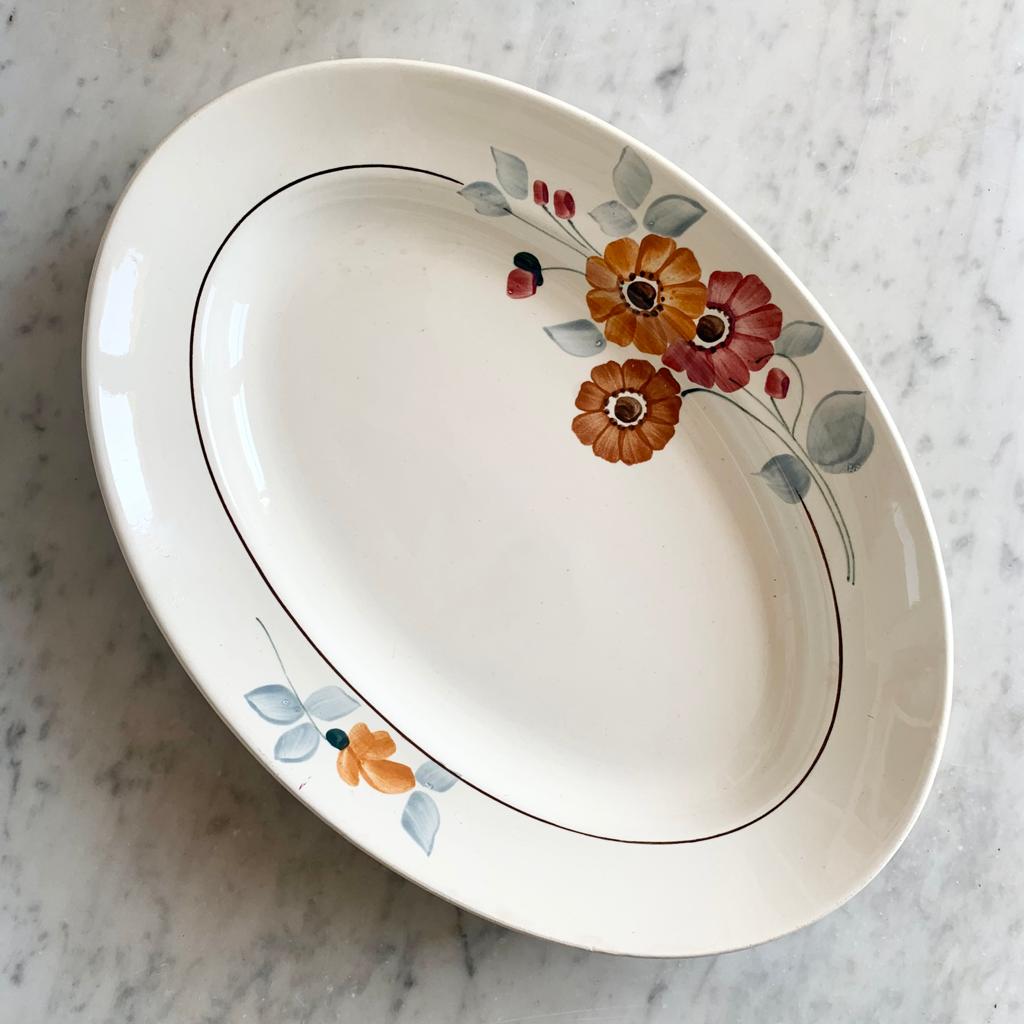Plat St Amand à fleurs motif vintage