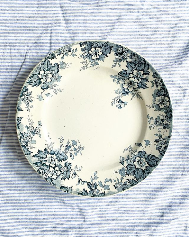 Plat terre de fer Marie-Louise