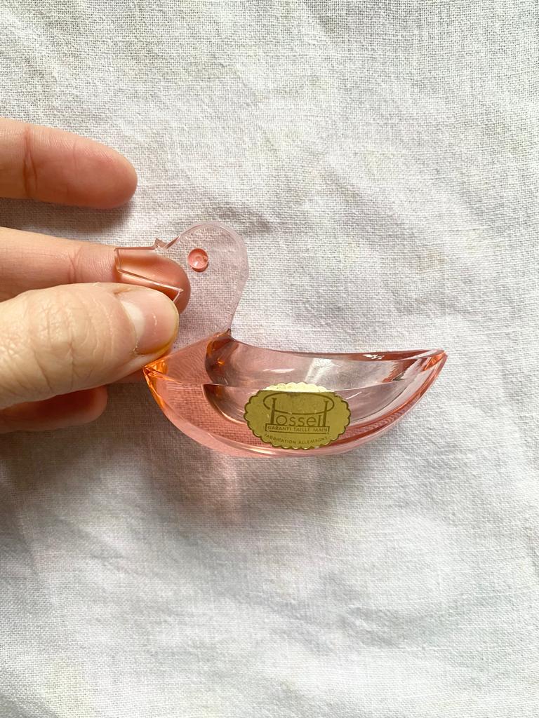 Saleron en verre moulé canard rose