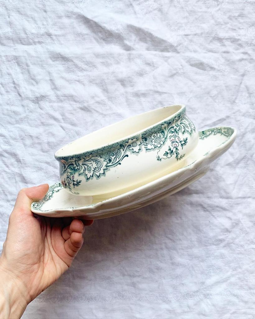 Saucière terre de fer polychrome vintage Vincennes Longwy