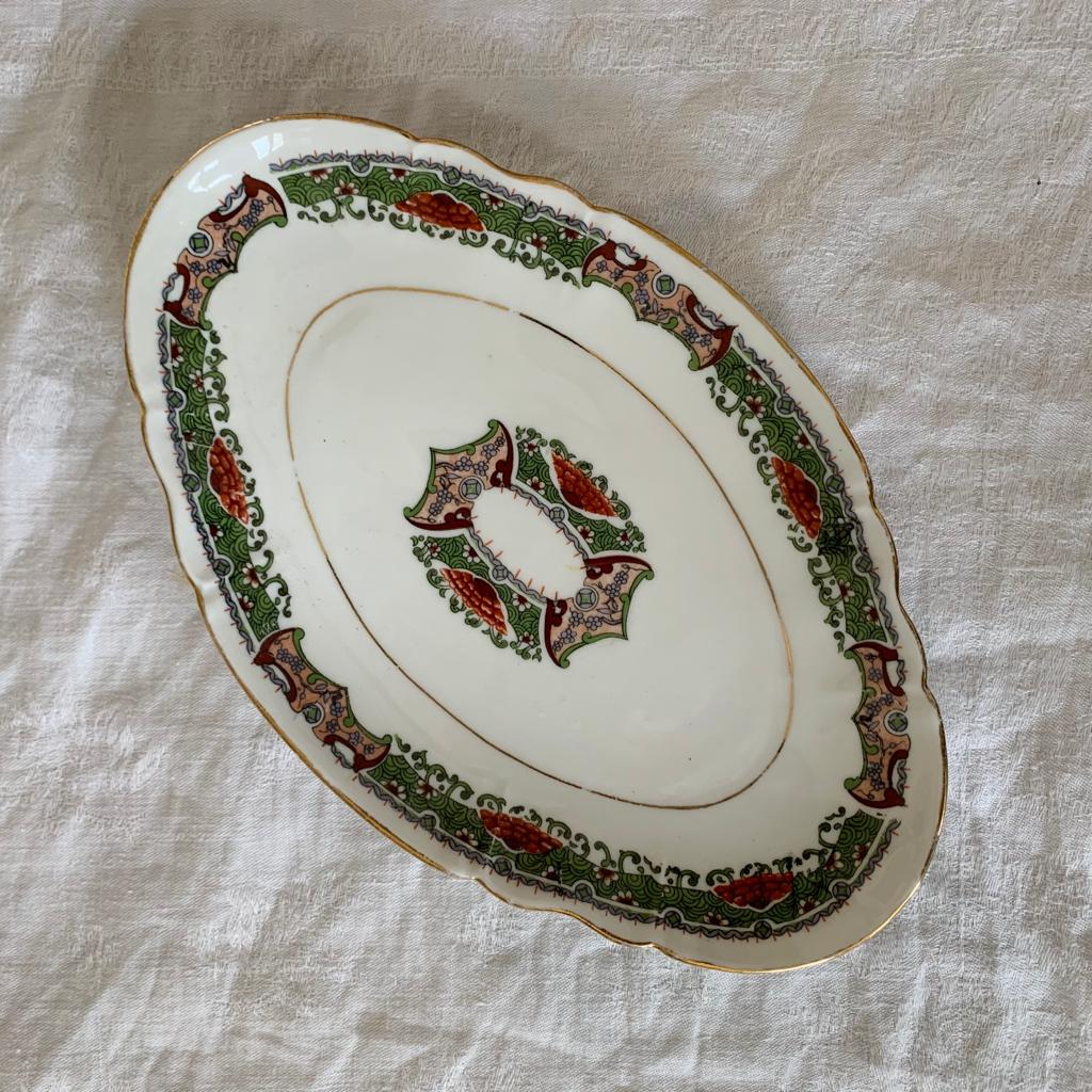 Ravier décor chinisant doré rouge et vert