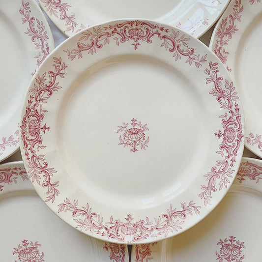 Assiette plate terre de fer modèle Régent de Longchamp