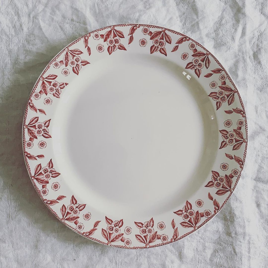 Plat de service terre de fer Dux Boch et frères la Louvière