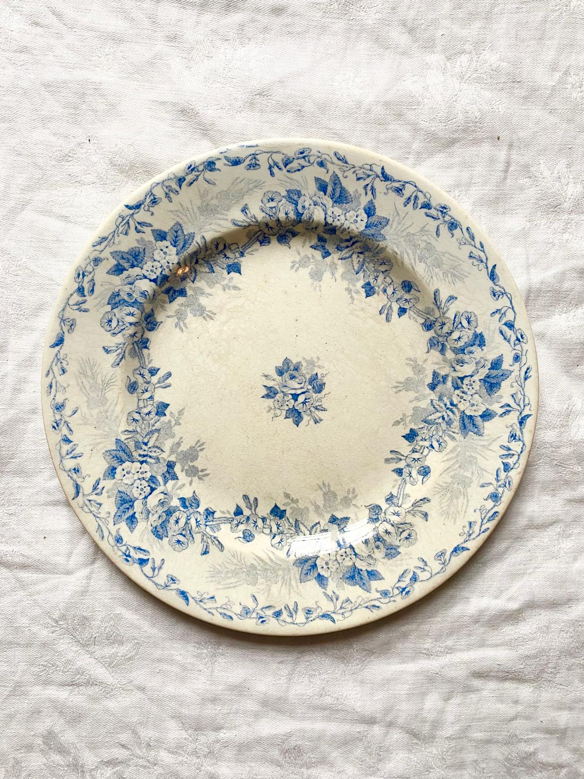 Assiette à dessert en terre de fer bleue modèle RS