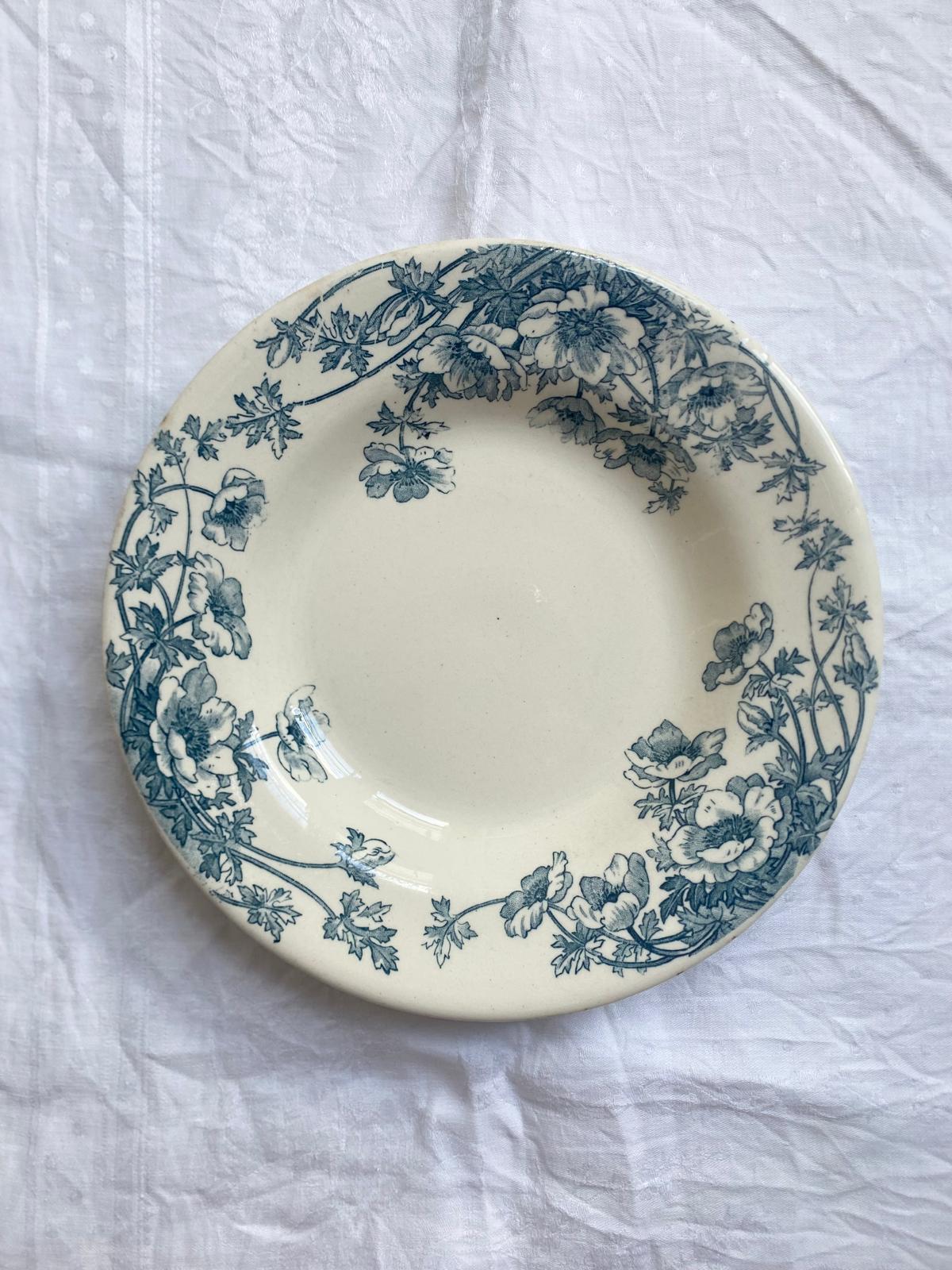 Assiette creuse terre de fer Anémones de Gien
