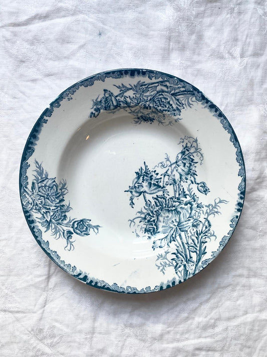 Assiettes creuses en terre de fer bleue Pavots de St Amand