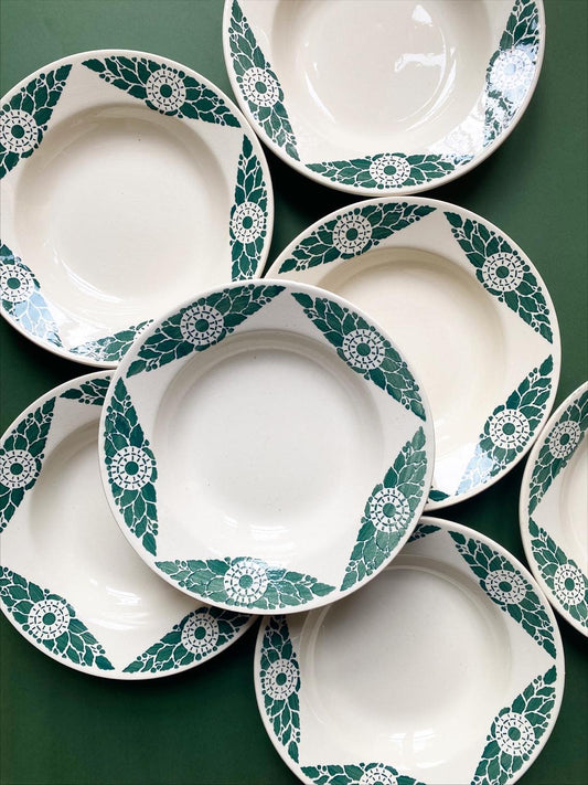 Assiette creuse en terre de fer verte Stella