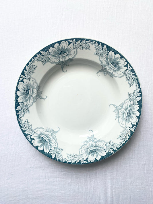 Assiette creuse terre de fer Suzanne de St Amand