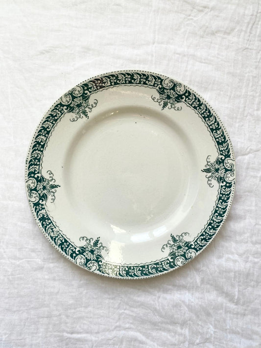 Assiette en terre de fer verte La Française Raisins