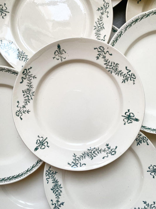 Assiette plate Sapho de Longchamp Terre de fer