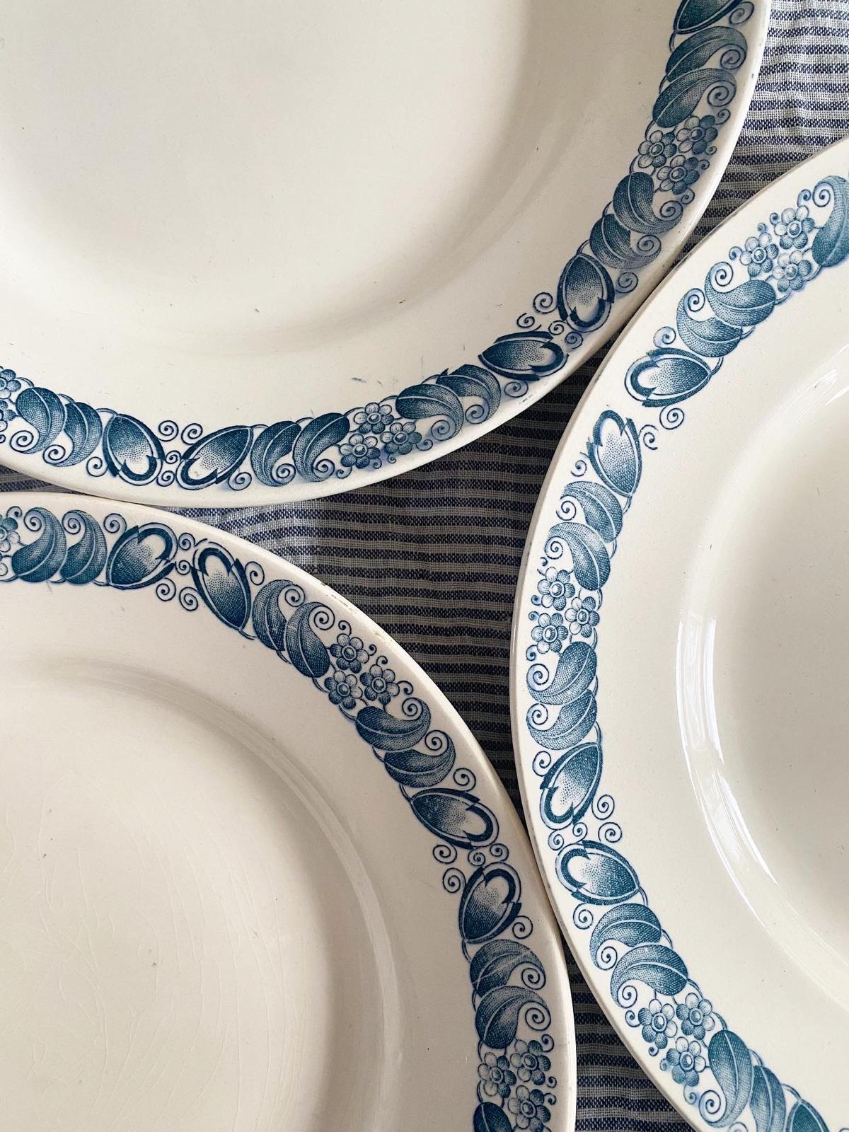 Assiettes plates terre de fer Marcel de Longchamp