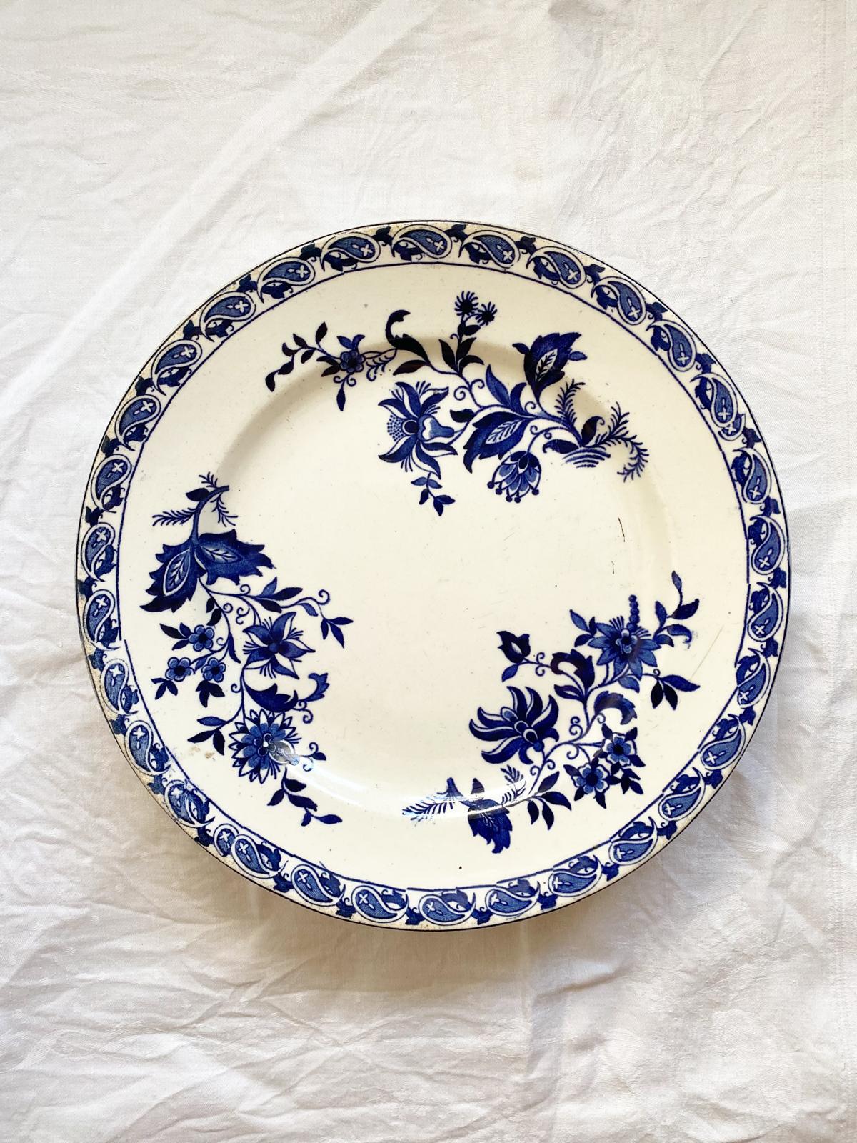 Assiette sur pied Delft de Clairefontaine