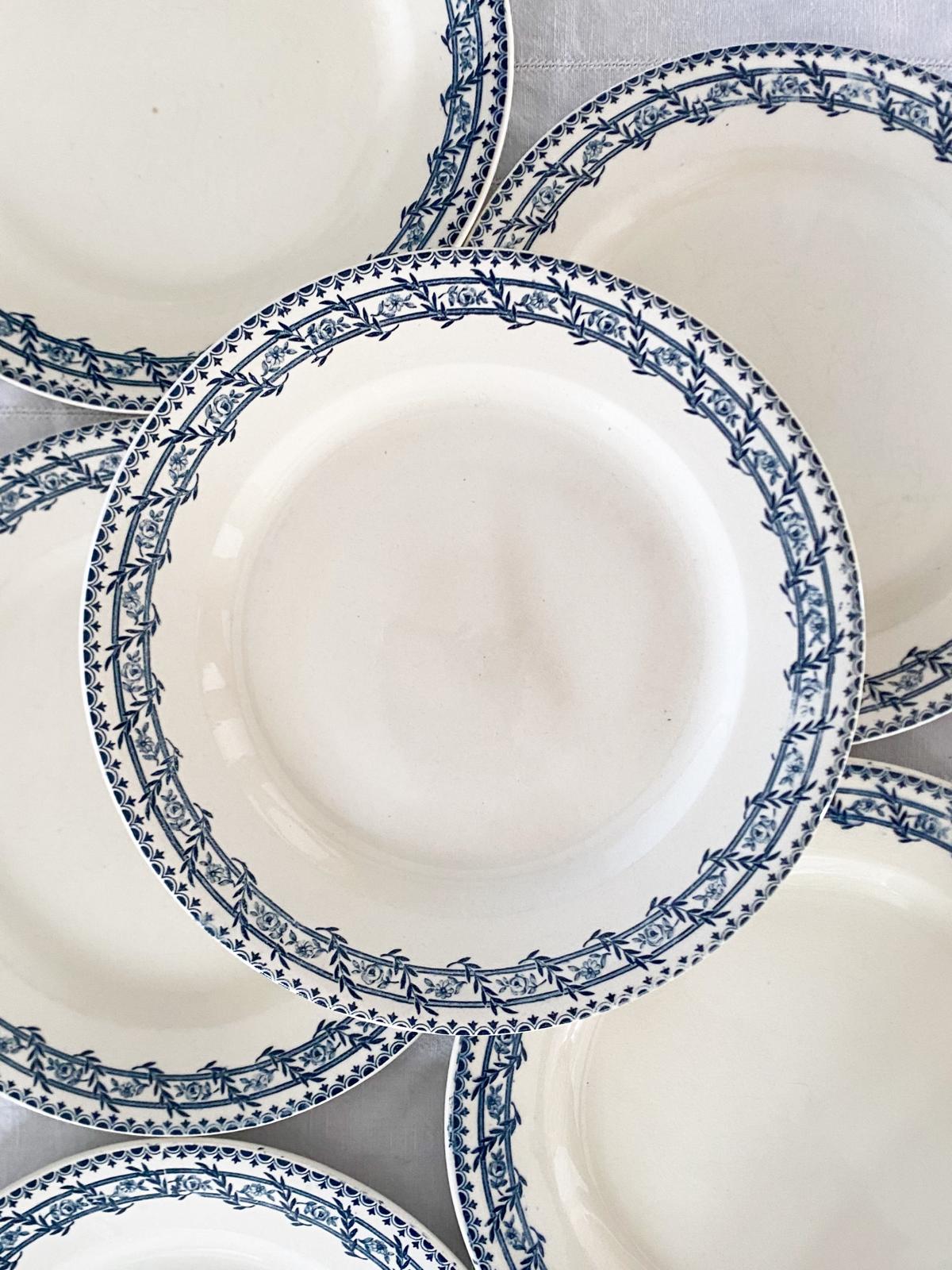 Assiette sur pied Primerose de Salins terre de fer