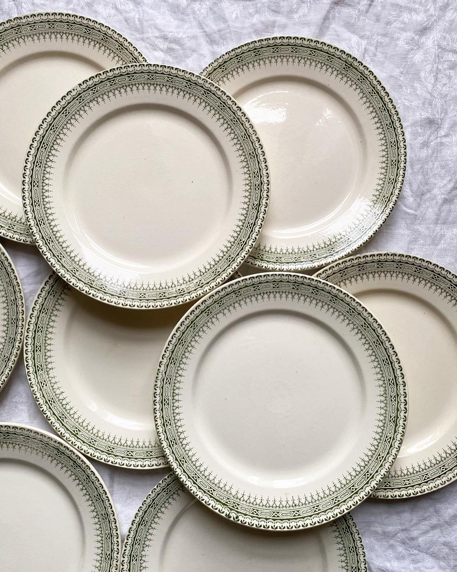 Assiette terre de fer verte Arles