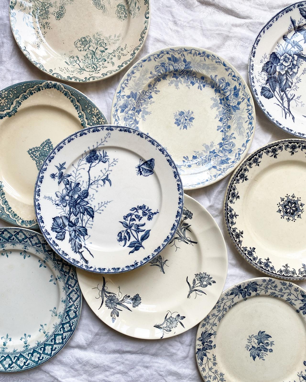 Service vaisselle ancienne Sables d Olonne/Faïencerie Pornic? décor main Blanc/Bleu Céramique Service vaisselle ancienne Sables d Olonne/Faïencerie Pornic? décor main Blanc/Bleu Céramique